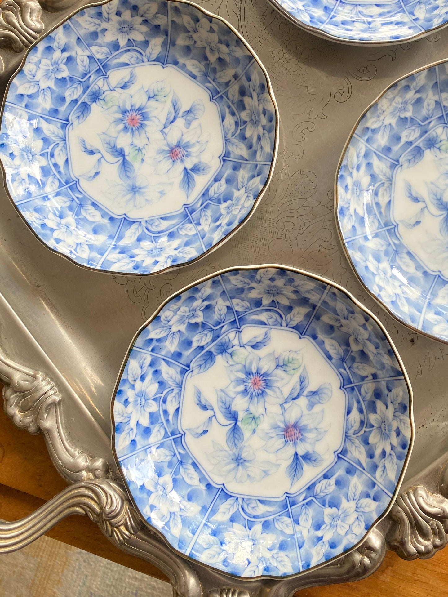 Scalloped-edge dishes