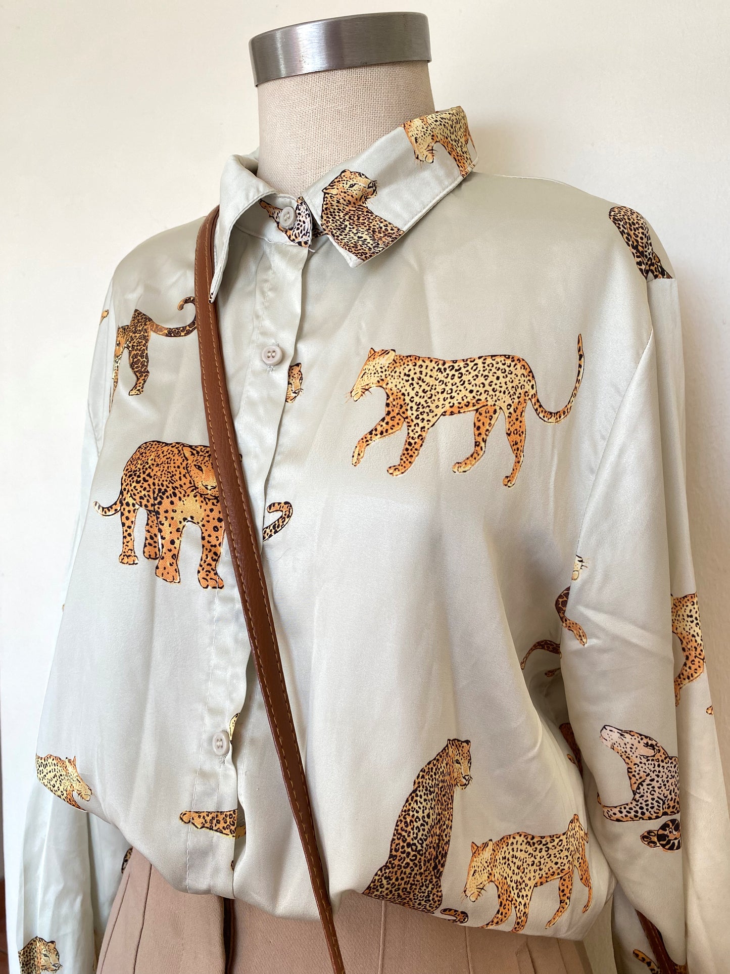 Majestic cat print blouse
