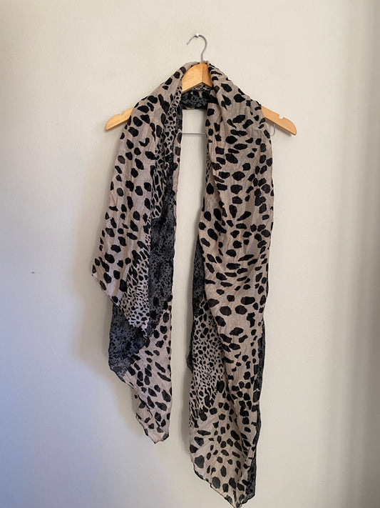 Leopard print scarf
