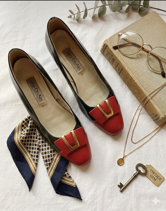 Vintage wedge pumps