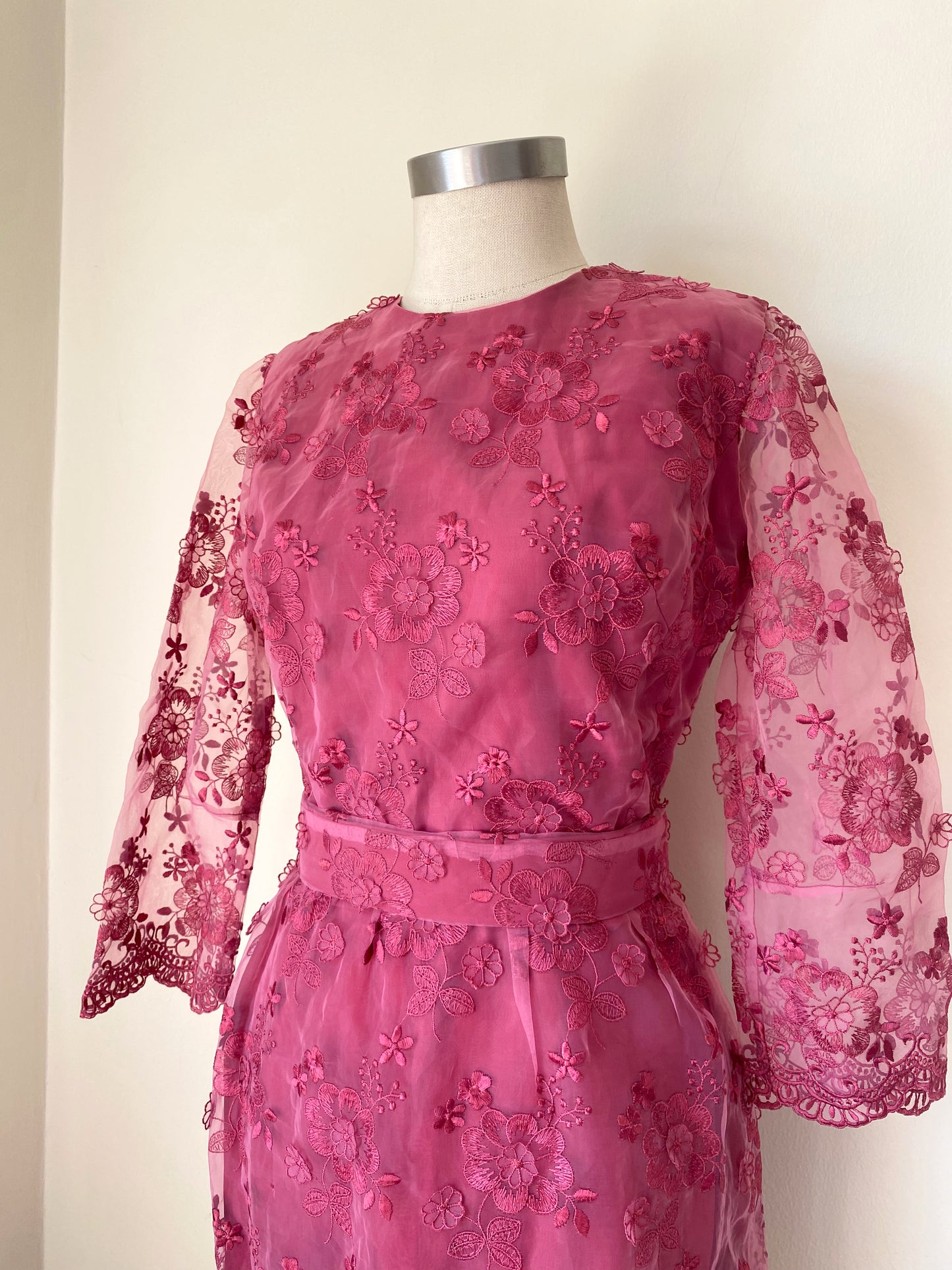 Vintage Rose Pink Floral Lace Sheath Dress with Sheer Sleeves