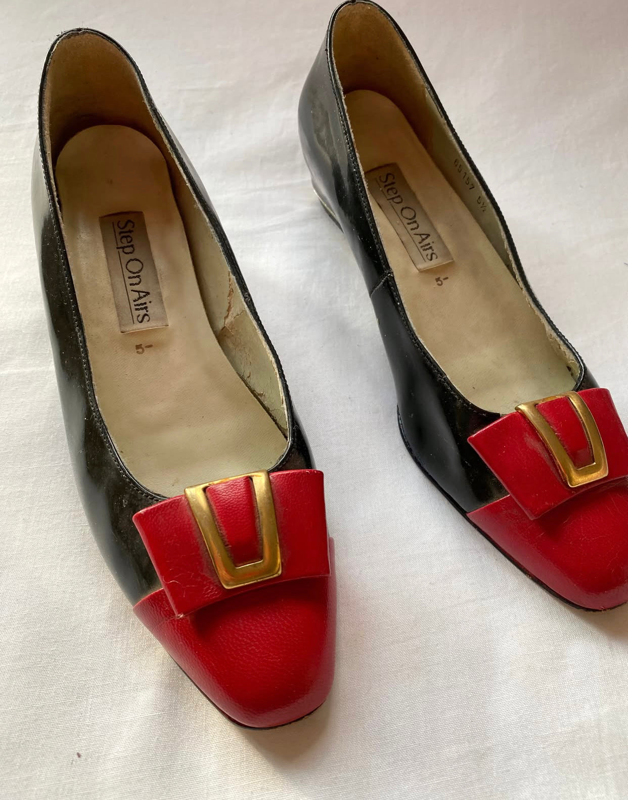 Vintage wedge pumps