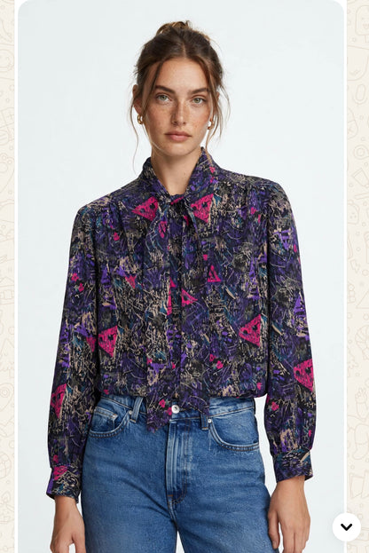 Graphic print blouse