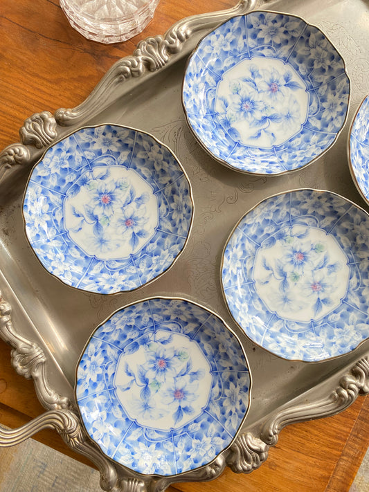 Scalloped-edge dishes