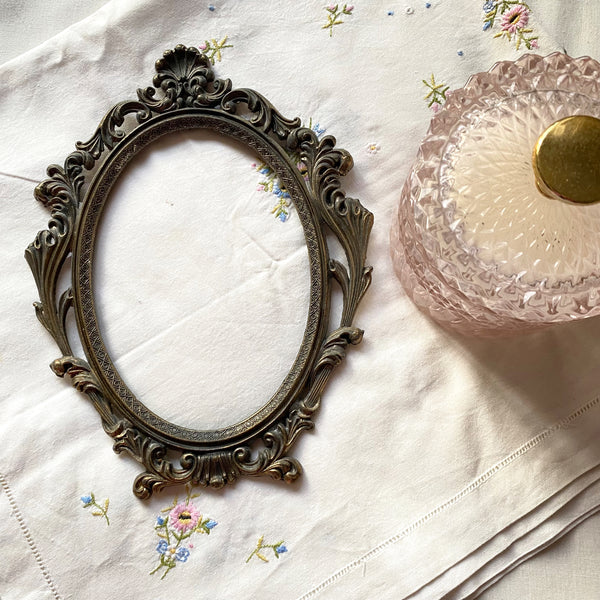 Ornate metal frame – Secondhand Suburbia